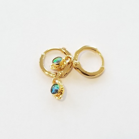 Small golden huggie hoop earring - Picture 5 of 8